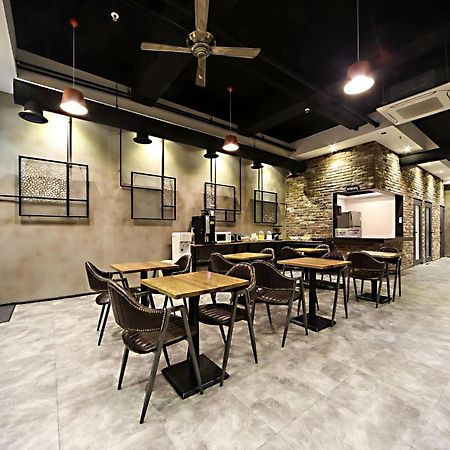 Masan Almond Hotel Changwon Exterior foto