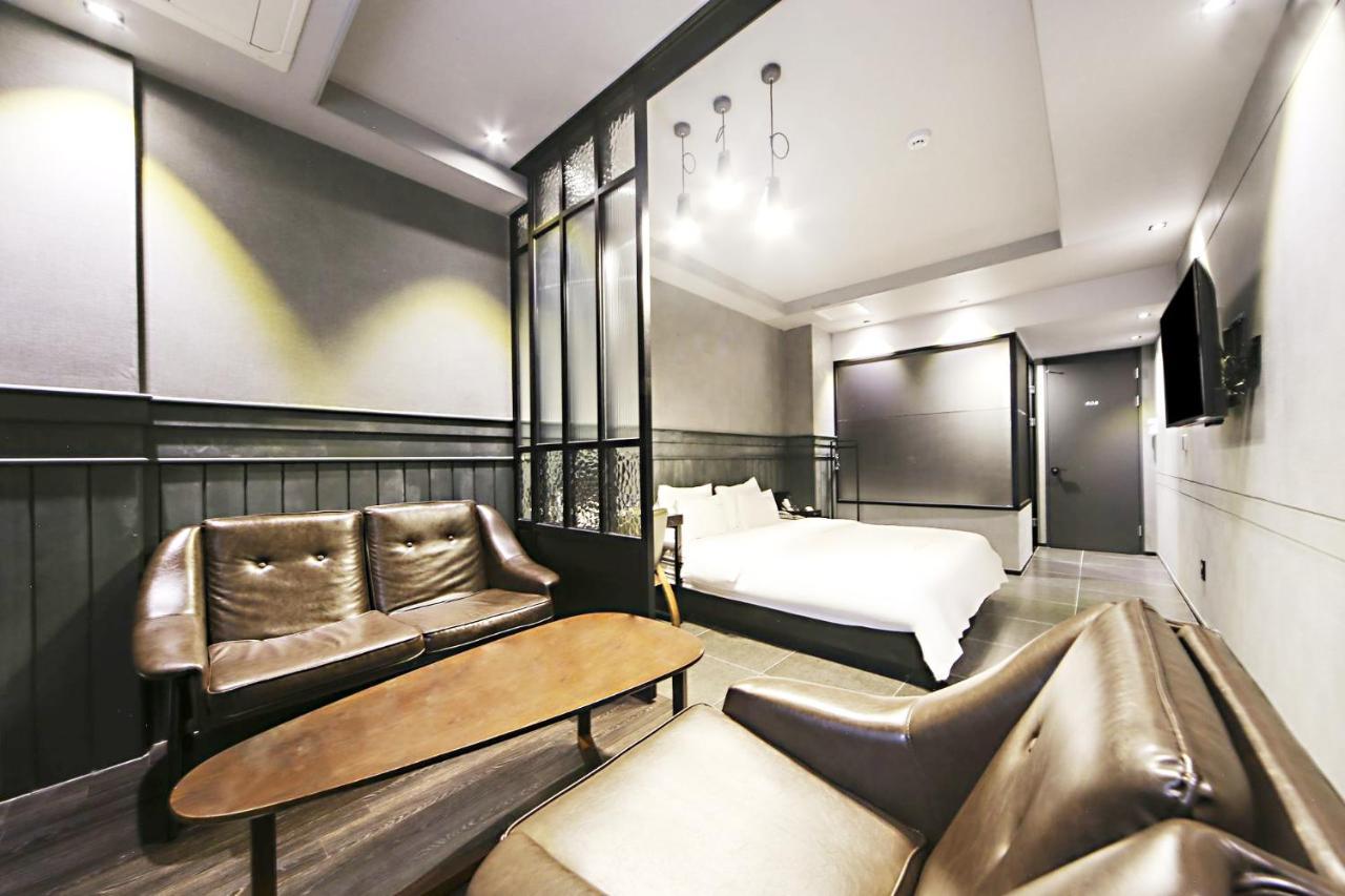 Masan Almond Hotel Changwon Exterior foto